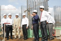 Bộ trưởng Bộ Xây dựng Trịnh Đình Dũng thăm Dự án HQC Plaza