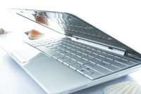 Thị trường bán lẻ hàng công nghệ: Đua ưu đãi khủng, hậu mãi trọn đời