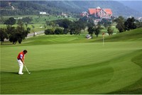 Mới chỉ có 29/90 sân golf được khai thác