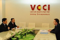 VCCI đề xuất tăng 12% lương tối thiểu