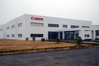 Ngày càng nhiều nhà đầu tư nước ngoài muốn đầu tư vào Việt Nam. Trong ảnh: Nhà máy của Canon Việt Nam (Khu công nghiệp Thăng Long - Hà Nội). Ảnh: Đức Thanh.