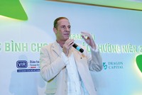 Ông Dominic Scriven