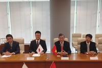 Đại diện SMC, Toami và Hanwa ký kết hợp đồng thành lập Liên doanh SMC Toami
