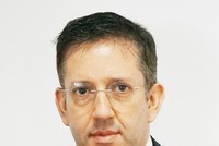 Tác giả Barry David Weisblatt hiện là Trưởng phòng Phân tích, CTCK VPBank (VPBS)