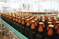 Theo lộ trình, thuế TTĐB đối với mặt hàng bia dự kiến sẽ tăng thêm 15%, lên 65%