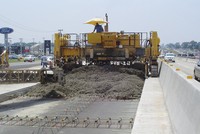 Đầu tư hạ tầng kỹ thuật sẽ giúp các chính phủ vừa tăng cường năng lực cho nền kinh tế, vừa cải thiện ngân sách