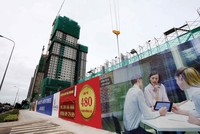 Rất nhiều căn hộ thương mại có giá bán cạnh tranh với nhà ở xã hội - Ảnh: Lê Toàn