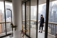 Nhiều cư dân của Trump Plaza buồn lòng vì sắp phải chuyển chỗ ở do không thể trả tiền mua đất 