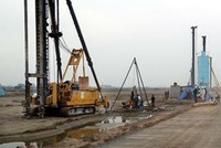 Thi công khoan cọc nhồi đường cất hạ cánh Cảng hàng không quốc tế Cát Bi