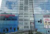 Sau 3 tháng đi vào hoạt động, Lotte Centre mới lấp đầy được khoảng 25% diện tích
