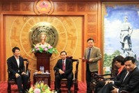 Ông Nguyễn Đức Quyền (ngồi bên phải), Phó chủ tịch UBND tỉnh Thanh Hóa tiếp Chủ tịch Công ty Wecan Global