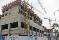 Tòa CT2 A,B thuộc siêu Dự án Deawoo Cleve bị “đắp chiếu” từ 2 năm nay.
Ảnh: Nguyên Minh