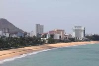 Bình Định có bờ biển dài 134 km, với những bãi tắm đẹp và danh lam thắng cảnh biển hấp dẫn