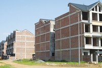 Năm 2014, thanh tra các dự án bằng nguồn vốn nhà nước đã phát hiện nhiều dự án không nằm trong quy hoạch nhưng vẫn triển khai thi công, gây nợ đọng xây dựng cơ bản 
673 tỷ đồng