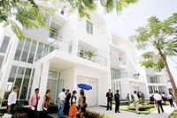 Để hấp dẫn nhà đầu tư ngoại, tính minh bạch của thị trường bất động sản Việt Nam cần tiếp tục cải thiện - Ảnh: Lê Toàn