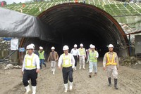 Lãnh đạo Bộ Giao thông - Vận tải kiểm tra, đôn đốc thi công Dự án hầm Đèo Cả