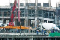 Việc nộp báo cáo bắt buộc thực hiện đồng thời theo 2 phương thức là gửi văn bản trực tiếp và Hệ thống đẩu thầu qua mạng