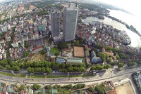 Con đường trước nhà…