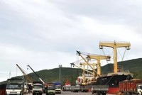 Cảng Quy Nhơn hiện đã có công suất 5 triệu tấn/năm và đang tiếp tục được đầu tư mở rộng. Ảnh: Đức Thanh