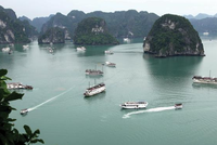 Vịnh Hạ Long luôn hấp dẫn du khách trong nước và quốc tế