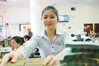 Tất cả các ngân hàng dù mạnh hay yếu đều phải thực hiện tái cơ cấu - Ảnh: Lê Toàn