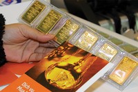 Hiện có khoảng 300 - 500 tấn vàng, tương đương 20 tỷ USD, đang nằm trong dân - Ảnh: Hoài Nam