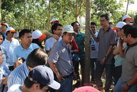 Đại gia rối bời với truyền thông!