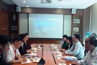 Đoàn công tác của tỉnh Bình Định do Chủ tịch UBND tỉnh Hồ Quốc Dũng dẫn đầu làm việc với các doanh nghiệp Singapore nhằm kêu gọi đầu tư vào địa phương