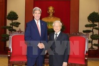 Tổng Bí thư Nguyễn Phú Trọng tiếp Bộ trưởng Ngoại giao Hoa Kỳ John Kerry đang thăm chính thức Việt Nam