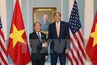 Chủ tịch Quốc hội Nguyễn Sinh Hùng đã có cuộc gặp thân mật Ngoại trưởng Hoa Kỳ John Kerry trong chuyến thăm chính thức Hoa Kỳ