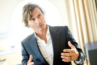 Tỷ phú Na Uy tặng 5.000 đêm khách sạn cho người tị nạn