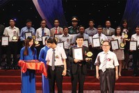 Xi măng Cẩm Phả được vinh tranh trong Chương trình trao chứng nhận Nhãn hiệu nổi tiếng, nhãn hiệu cạnh tranh 2015