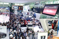 Gian hàng được trưng bày toàn bộ 10 mẫu xe đang được Audi Việt Nam phân phối đều được phô diễn trước các khách hàng thăm quan. Ảnh: Chí Cường