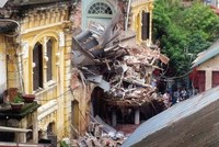 Hiện trường sự cố sập nhà biệt thự cũ tại nhà số 107 Trần Hưng Đạo