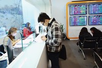 Trong thời gian thị trường nhuộm sắc đỏ của những ngày đầu năm 2016, không ít NĐT đã “biết tham” và âm thầm tích lũy