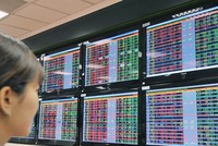 Tổng doanh thu của 21 CTCK được khảo sát trong năm 2015 đạt gần 8.215 tỷ đồng