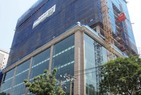 Cất nóc Khu căn hộ cao cấp Léman Luxury Apartments