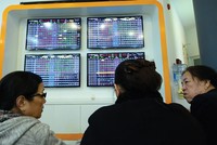 Khối ngoại mua ròng tích cực ở các mã blue-chips và đóng vai trò hỗ trợ thị trường