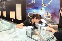 Đời sống ngày càng cao, sức cầu vàng nữ trang theo đó cũng tăng theo