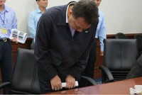 Ông Chu Xuân Phàm cúi đầu xin lỗi nhân dân Việt Nam vì phát ngôn gây sốc