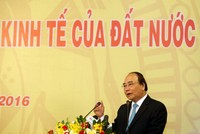 Thủ tướng Nguyễn Xuân Phúc phát biểu tại Hội nghị gặp gỡ doanh nghiệp sáng 29/4 (ảnh: Lê Toàn)