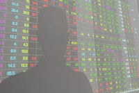 Thách thức xử lý hình sự tội Thao túng giá chứng khoán