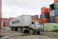 Thủ tục thông quan hàng hóa xuất nhập khẩu: Bộ, ngành tranh cãi, doanh nghiệp khóc dở 