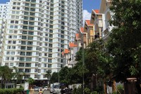 Nhiều chủ đầu tư chọn cách thức xây nhà gần xong mới mở bán. Ảnh: Đức Thanh