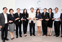 Cuộc bình chọn Báo cáo thường niên 2016 được thực hiện với sự hợp sức của UBCK, HOSE, HNX, Dragon Capital, Báo Đầu tư Chứng khoán, IFC, ACCA