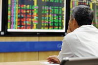 Đầu tư vào cổ phiếu ngân hàng cần có tầm nhìn dài hạn, thay vì lướt sóng ngắn hạn