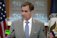 Bị bắt quả tang chơi Pokemon trong họp báo Bộ Ngoại giao Mỹ