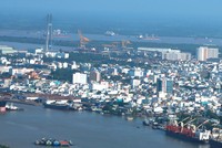 Những thành phố nằm bên phải của dòng chảy con sông luôn phát triển hơn khi nằm bờ trái của dòng chảy . Ảnh: Đức Thanh