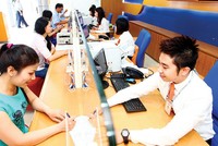 Khi chọn mua vé tàu điện tử, khách hàng VIB có thể thanh toán ngay bằng các loại thẻ VIB hoặc trả sau tại phòng giao dịch/chi nhánh của Ngân hàng