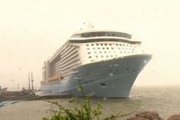 Tàu du lịch Ovation of the Seas cập cảng Chân Mây, tỉnh Thừa Thiên Huế (Ảnh- thuathienhue.gov.vn)